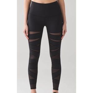 Lululemon black mesh Wunder Under
